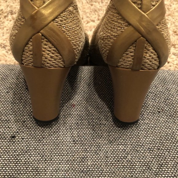 Stuart Weitzman pumps wm 9.5 - Picture 3 of 5